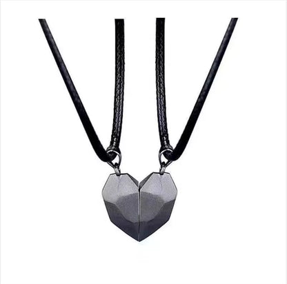 Magnet Couple Necklace – Heart Shape