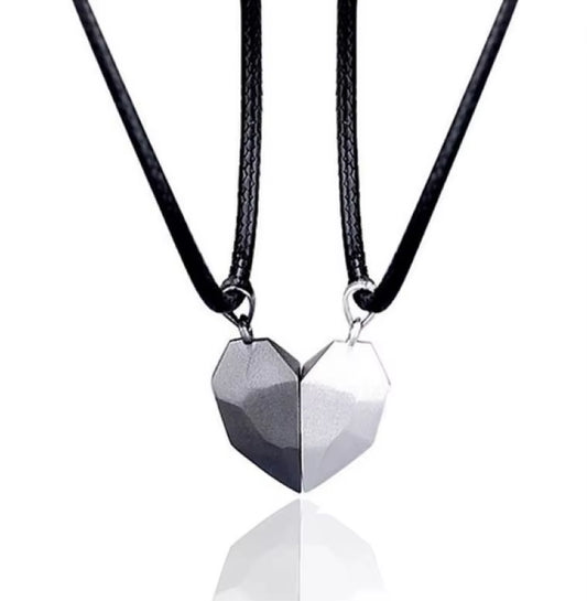 Magnet Couple Necklace – Heart Shape