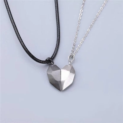 Magnet Couple Necklace – Heart Shape